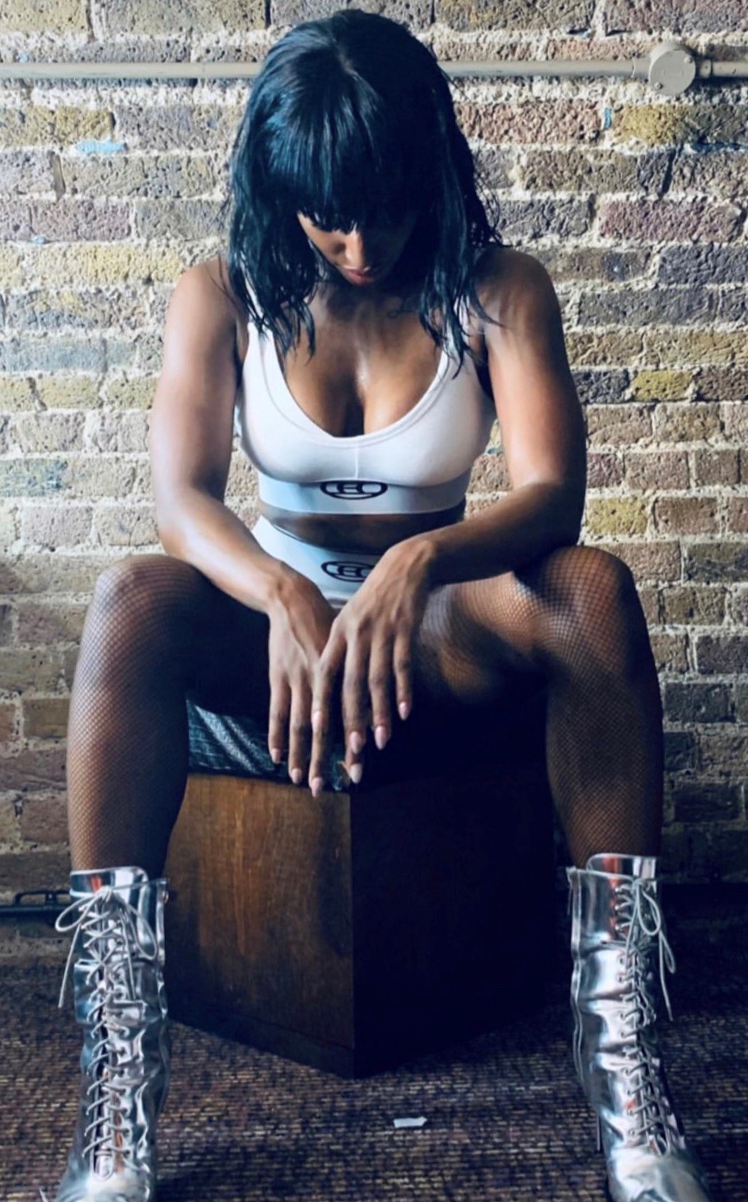 alexandra burke pure nails