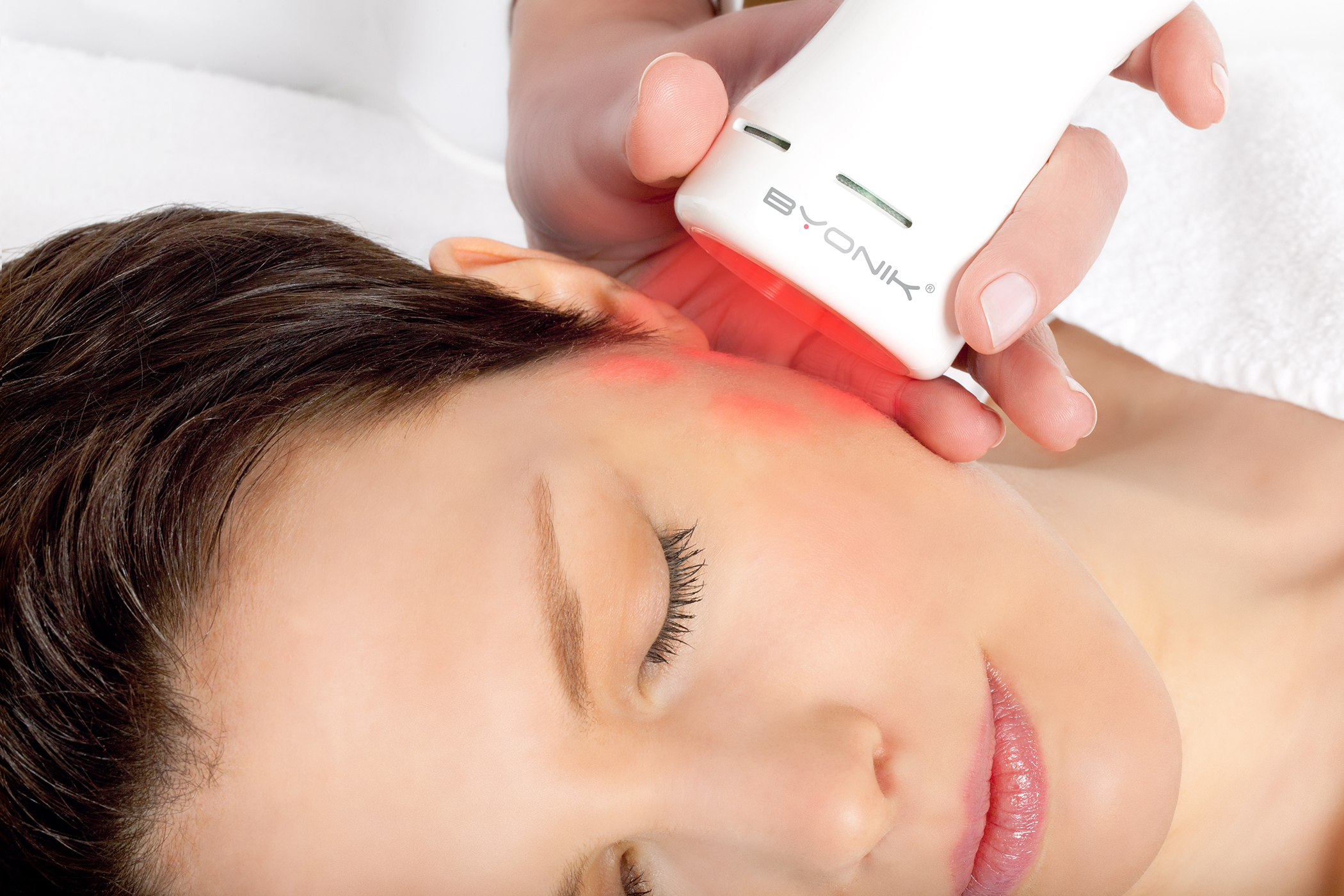 Byonik non-thermal laser for skin rejuvenation treatments