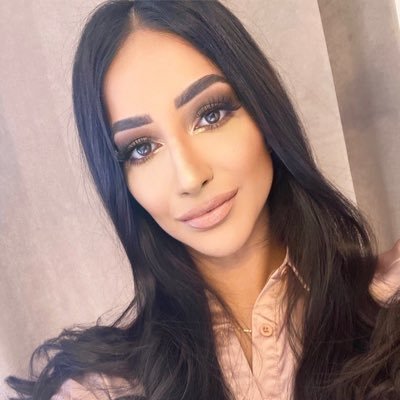 Anna Khanna 