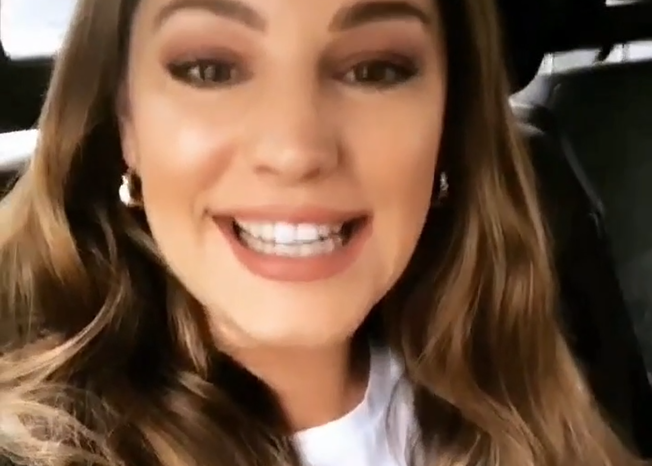Kelly Brook Strawberry Lift